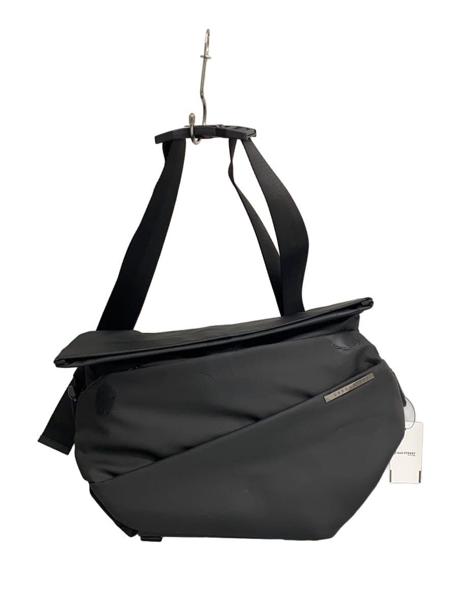 URBANATURE Shoulder Bag BLK Solid