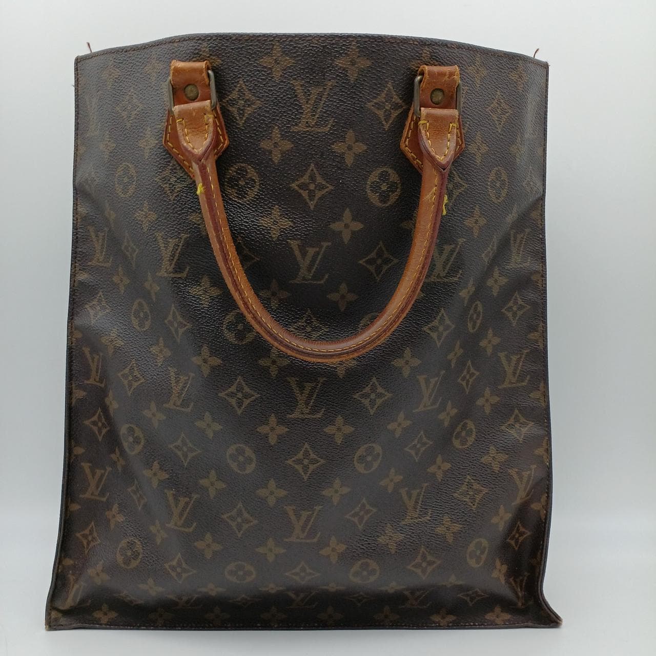 Monogram Sac Plat M51140