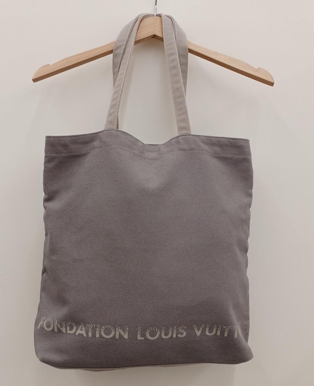 Museum Exclusive Tote Bag (Light Gray)