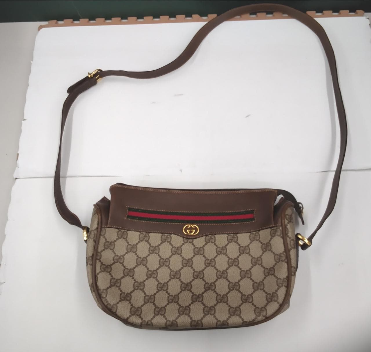 Old Gucci shoulder bag