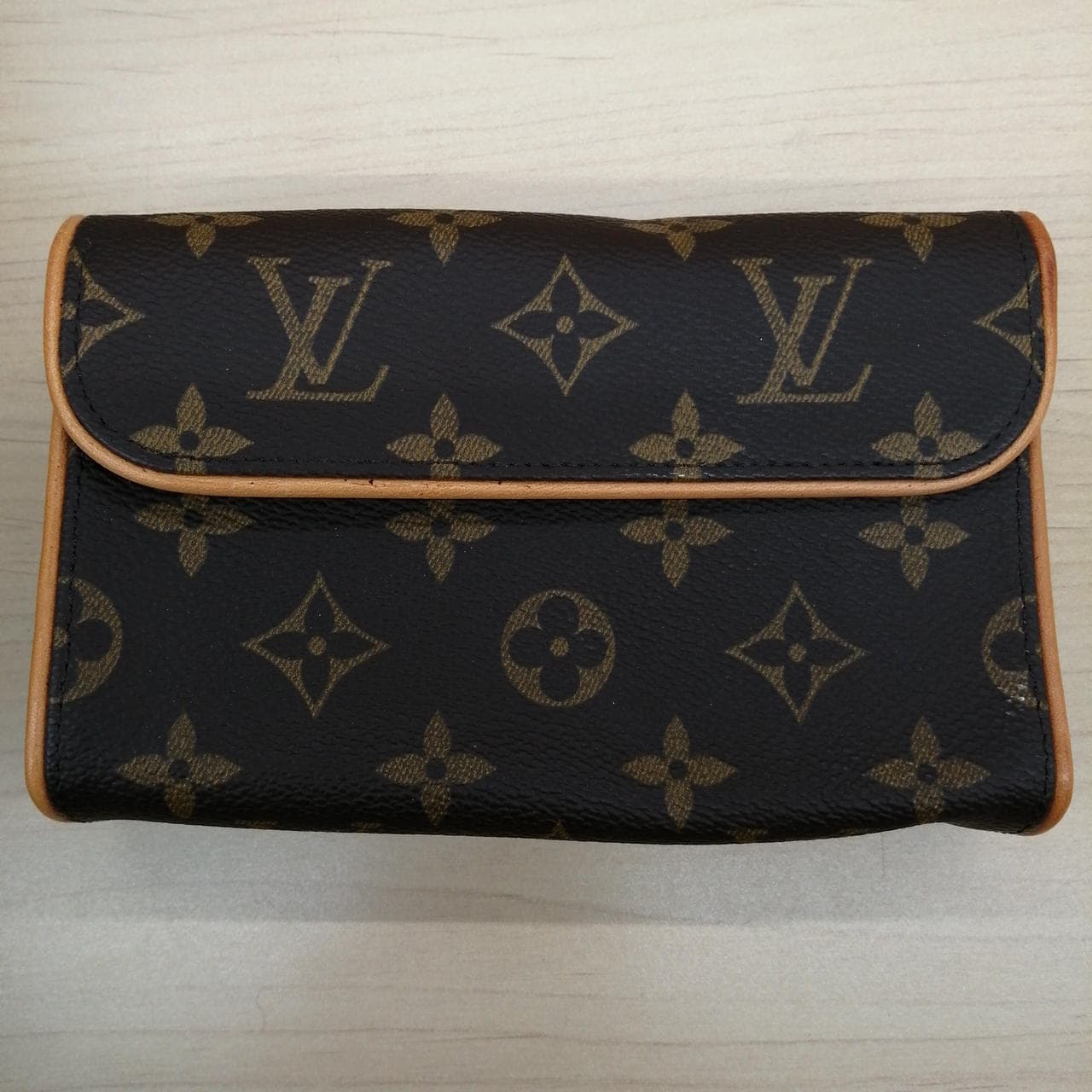 Pochette Florentine M51855