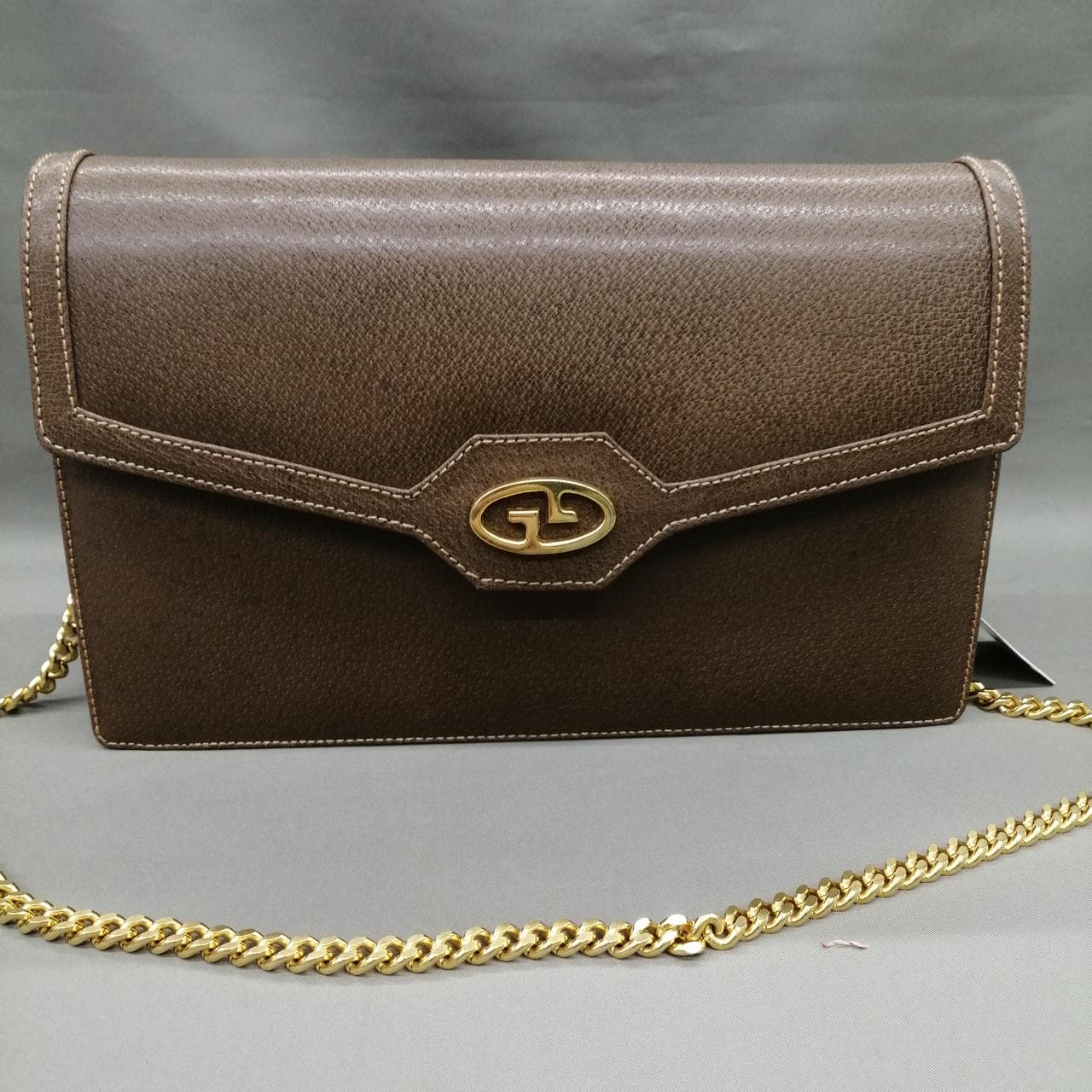 Interlocking G chain shoulder bag