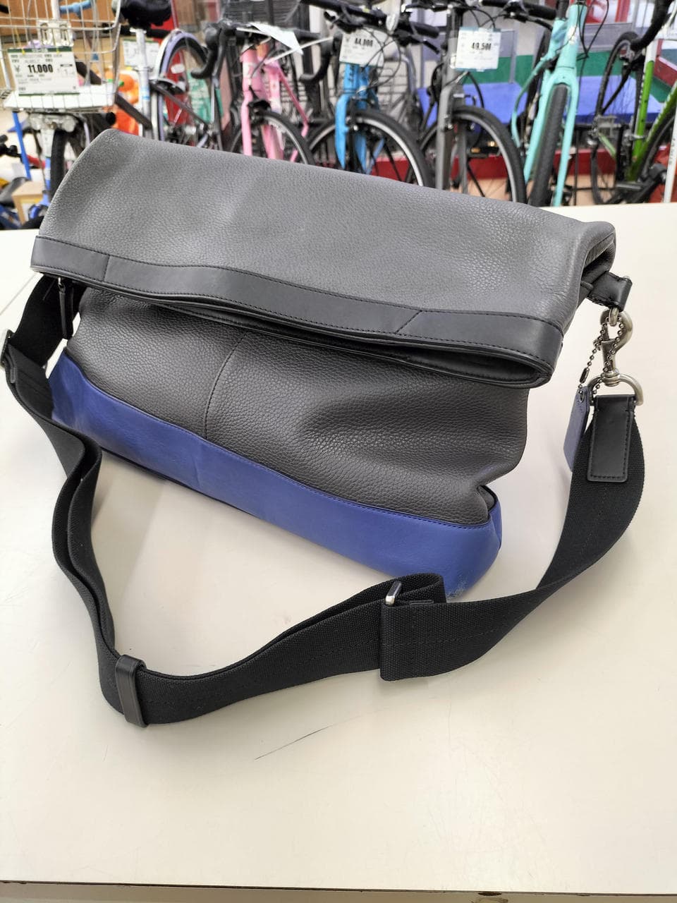 Messenger Bag F70928