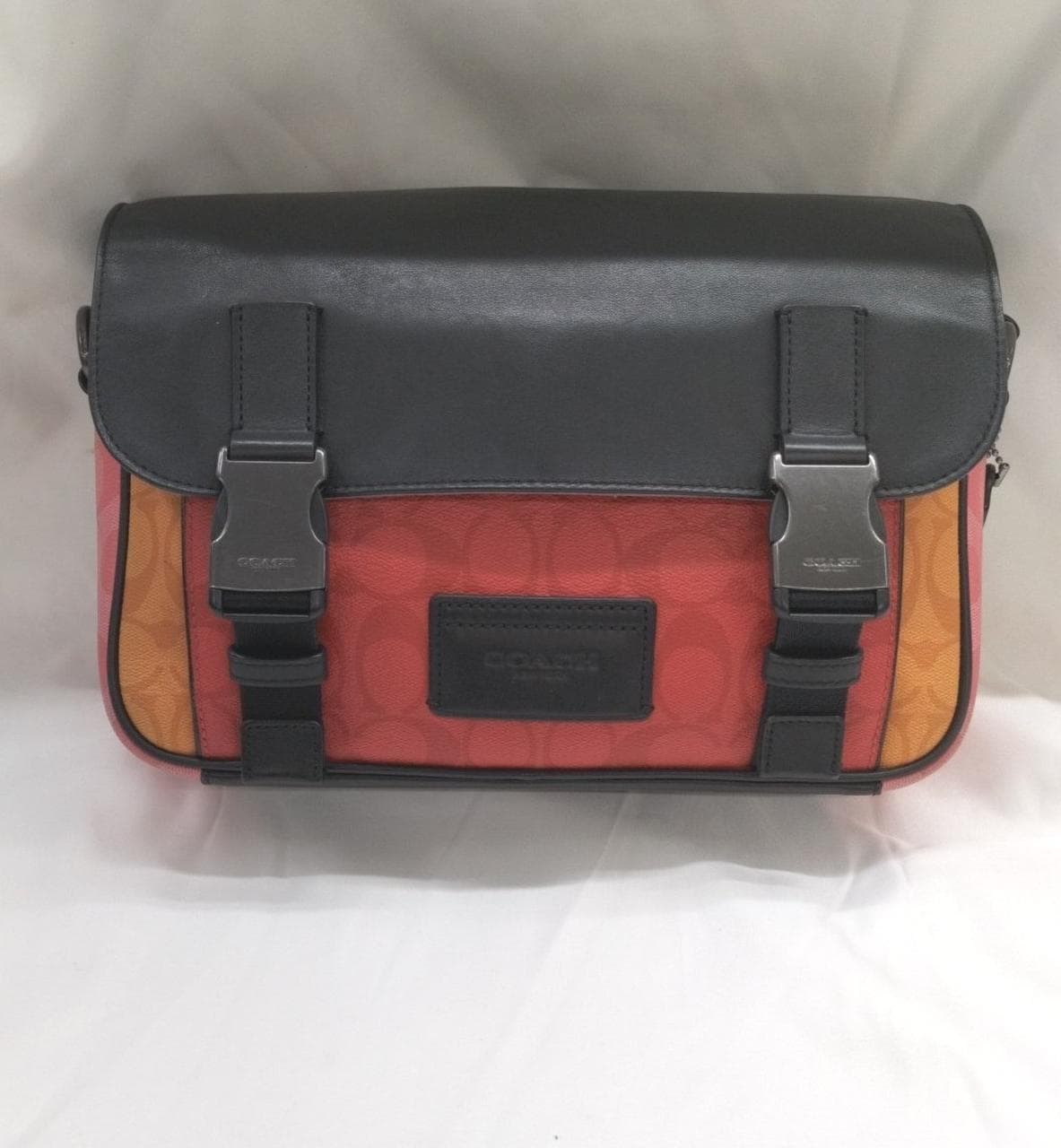 Track Crossbody C9839